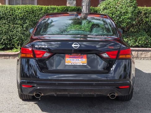 Used 2025 Nissan Altima 2.5 SR w/ SR Premium Package FWD image 7