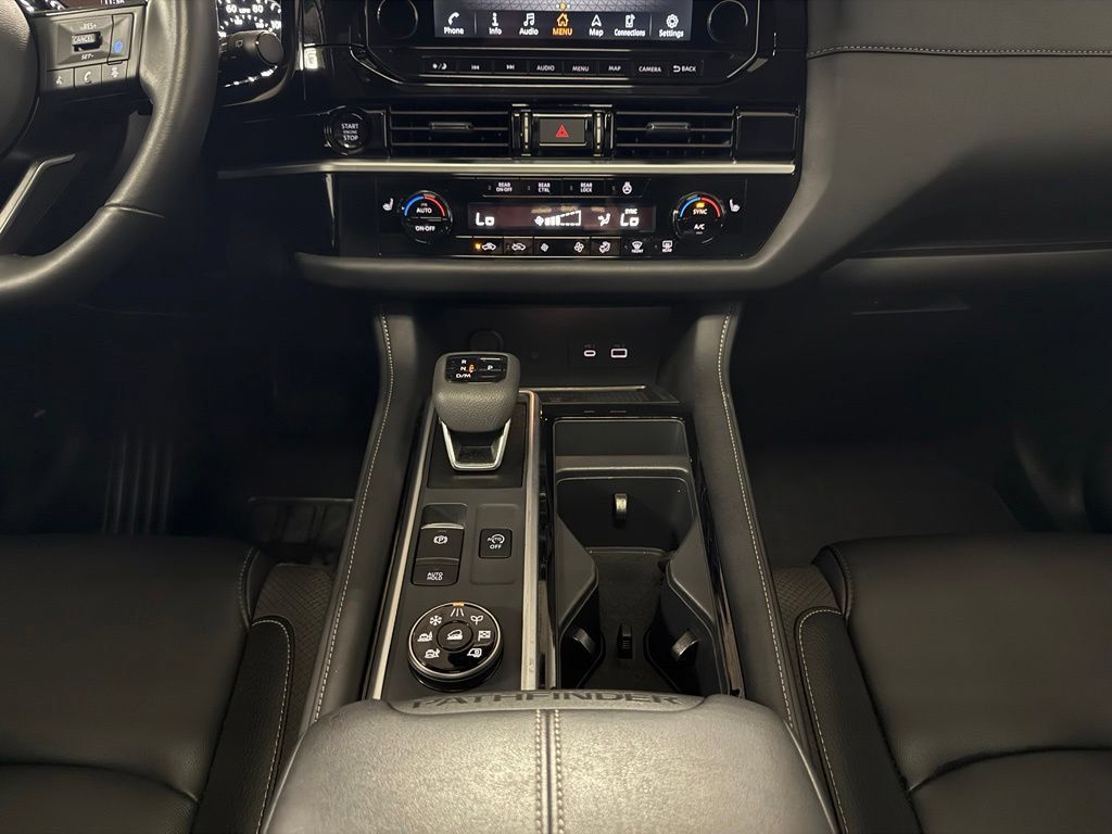 Used 2025 Nissan Pathfinder SL w/ SL Premium Package AWD/4WD image 14