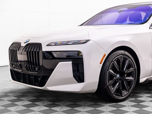 Certified 2023 BMW 760i xDrive w/ Executive Package AWD/4WD image 40