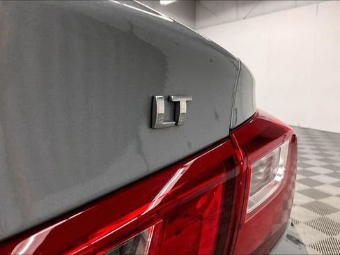 Used 2023 Chevrolet Malibu LT FWD image 9