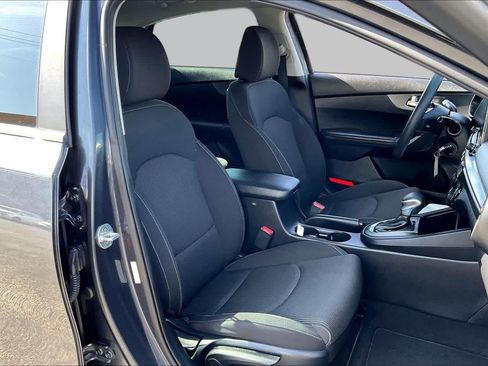Used 2019 Kia Forte LXS FWD image 9