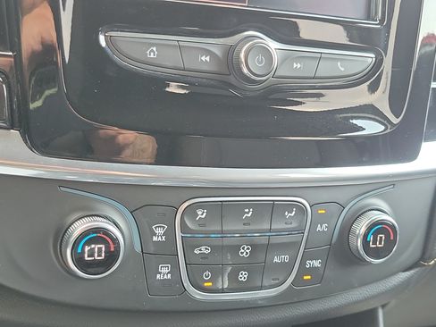 Used 2020 Chevrolet Traverse LS FWD image 23