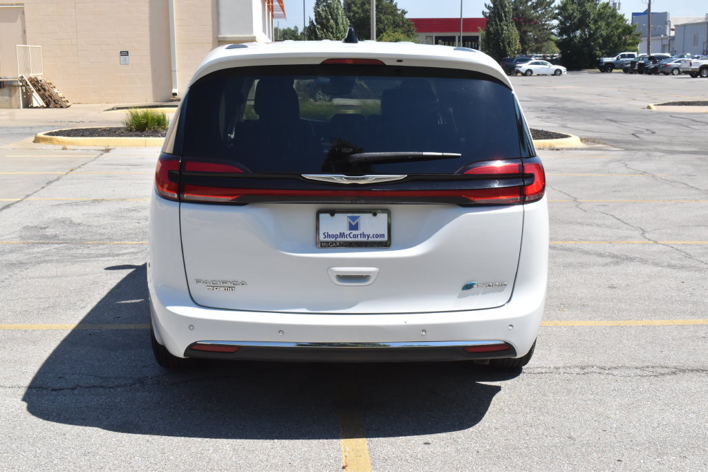 Used 2024 Chrysler Pacifica Limited FWD image 12