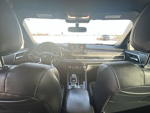 Used 2022 Mitsubishi Outlander SE FWD image 30