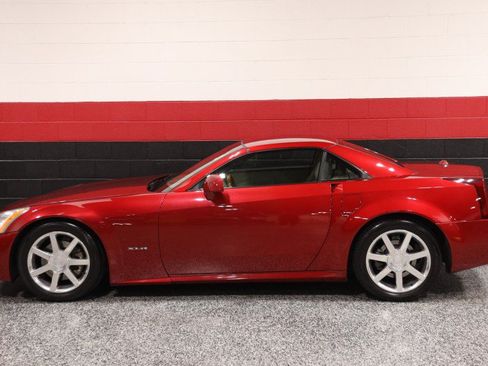 Used 2005 Cadillac XLR RWD image 23