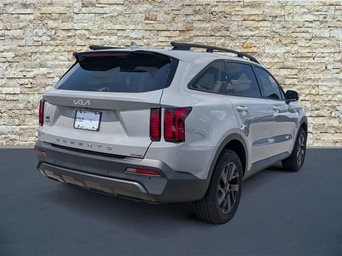 Used 2022 Kia Sorento S w/ Panoramic Sunroof Package AWD/4WD image 7