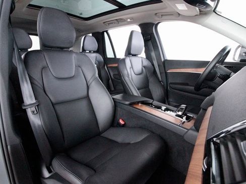 Certified 2024 Volvo XC90 B5 Plus image 25