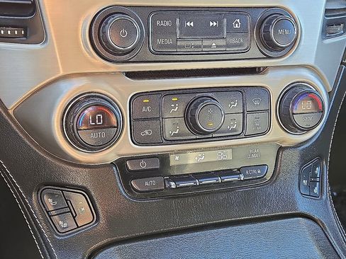 Used 2020 GMC Yukon XL Denali image 32