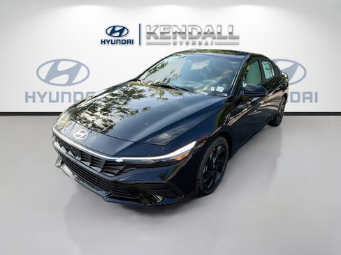 New 2026 Hyundai Elantra SEL Sport FWD image 3