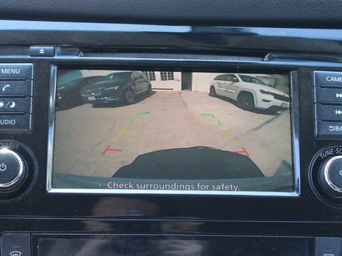 Used 2019 Nissan Rogue SV FWD image 19