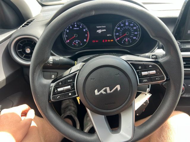 Used 2023 Kia Forte LXS FWD image 8