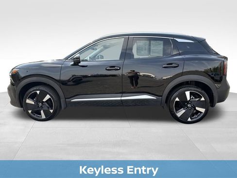 Used 2025 Nissan Kicks SR image 3