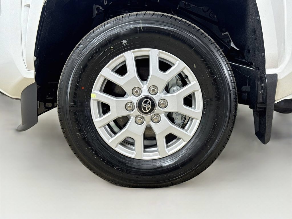 Used 2026 Toyota Tacoma SR5 AWD/4WD image 25