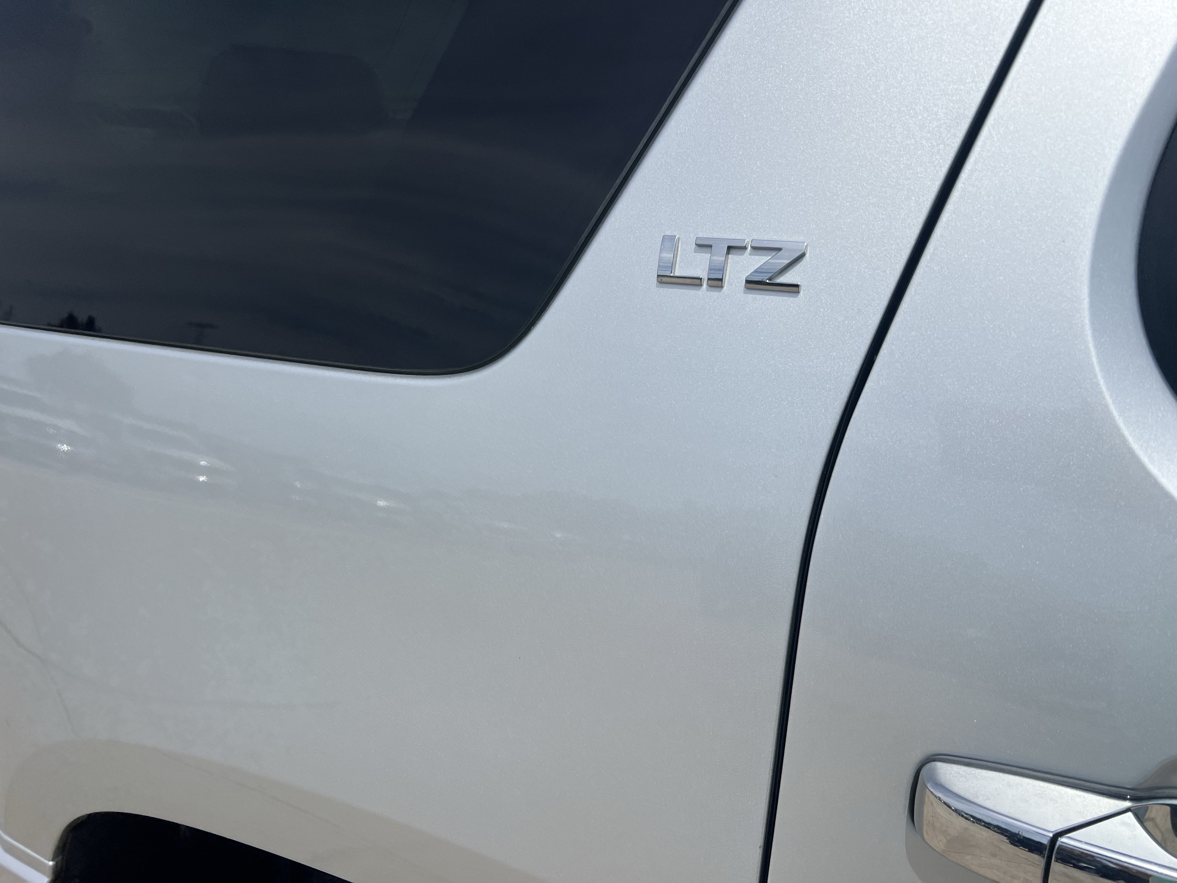 Used 2012 Chevrolet Tahoe LTZ AWD/4WD image 5
