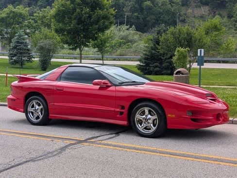 Used 1999 Pontiac Firebird Formula w/ Security Pkg RWD image 4
