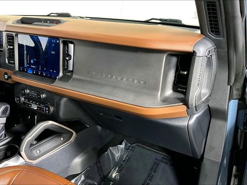 Used 2024 Ford Bronco Outer Banks image 16