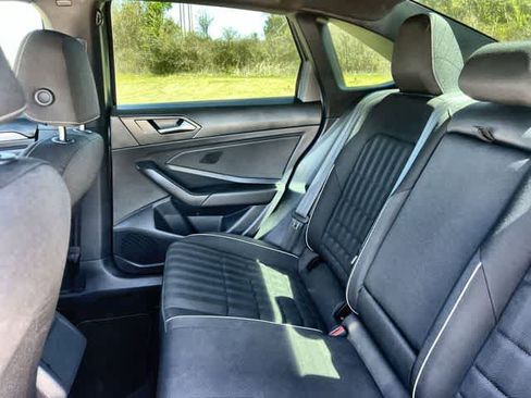 Used 2024 Volkswagen Jetta Sport image 14