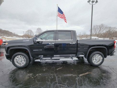 Used 2023 Chevrolet Silverado 2500 High Country w/ Z71 Off-Road Package image 2