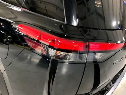 New 2026 Nissan Pathfinder S image 14