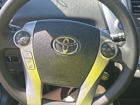 Used 2012 Toyota Prius V Three FWD image 10