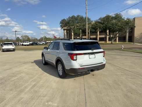 New 2026 Ford Explorer Active image 5