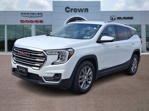 Used 2024 GMC Terrain SLT FWD image 3