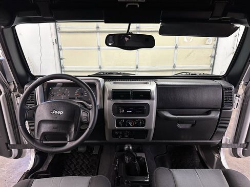 Used 2006 Jeep Wrangler Unlimited AWD/4WD image 21
