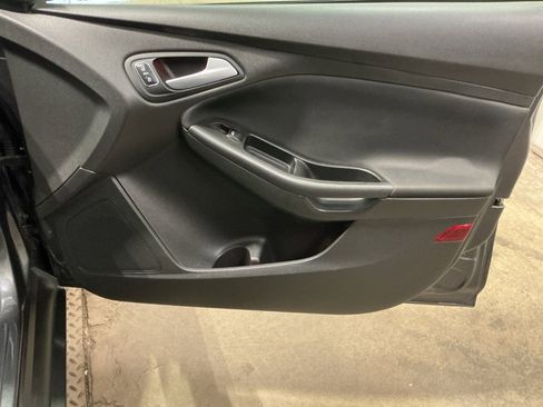 Used 2017 Ford Focus SEL image 25