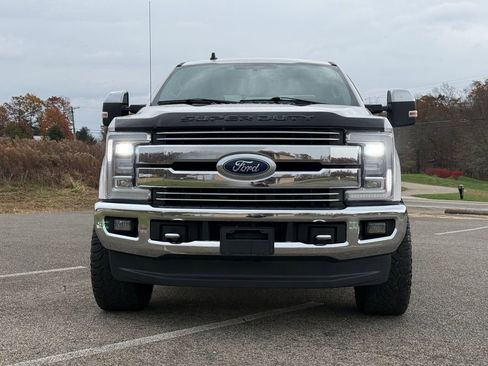 Used 2019 Ford F250 Lariat w/ Chrome Package image 2