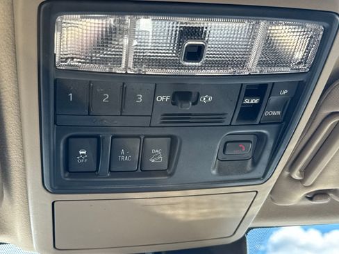 Used 2020 Toyota 4Runner Limited AWD/4WD image 35