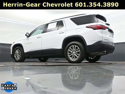 Used 2023 Chevrolet Traverse LT image 44