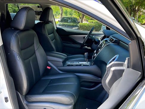 Used 2024 Nissan Murano SV w/ SV Midnight Edition Package FWD image 9