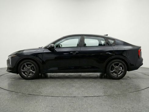 Used 2025 Kia K4 LXS image 3