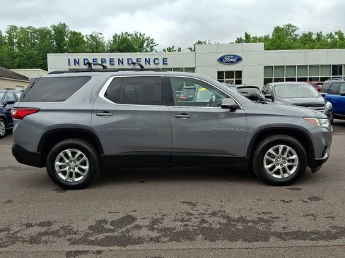 Used 2021 Chevrolet Traverse LT AWD/4WD image 12