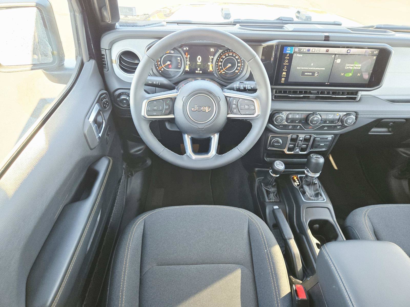 Used 2026 Jeep Wrangler Unlimited Sahara AWD/4WD image 11