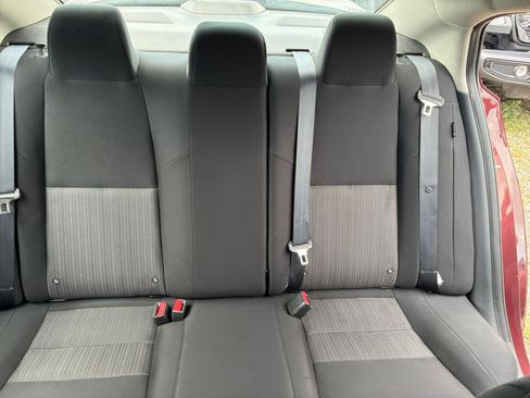 Used 2025 Nissan Sentra SV FWD image 32