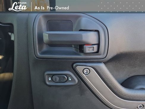 Used 2018 Jeep Wrangler Unlimited Sport S image 31