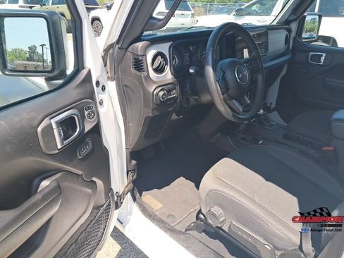 Used 2024 Jeep Wrangler Unlimited Sport AWD/4WD image 11