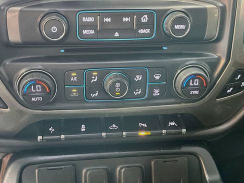 Used 2018 Chevrolet Silverado 1500 High Country AWD/4WD image 16