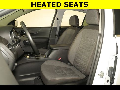 Used 2023 Chevrolet Equinox LT image 3