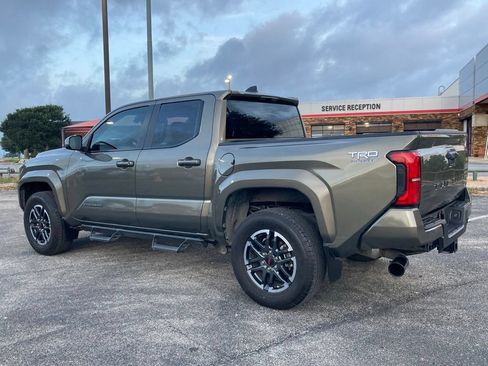 Used 2024 Toyota Tacoma TRD Sport RWD image 7