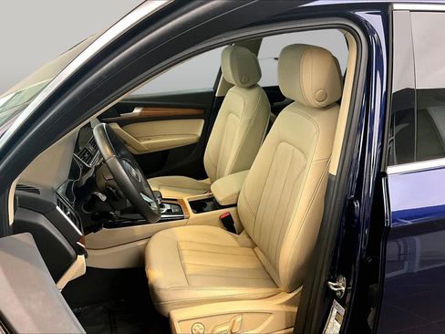 Used 2023 Audi Q5 2.0T Premium w/ Convenience Package AWD/4WD image 8