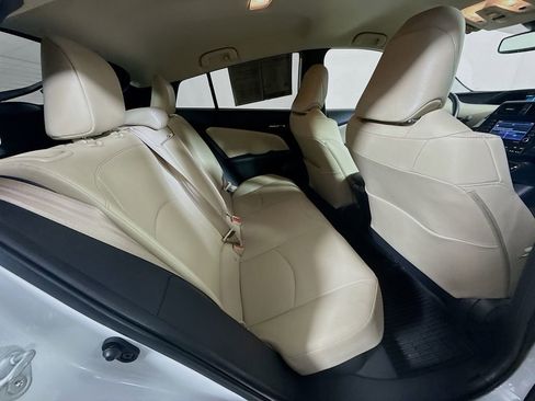 Used 2022 Toyota Prius XLE FWD image 26