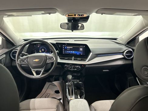 Certified 2024 Chevrolet Trax LT w/ Driver Confidence Package FWD image 18