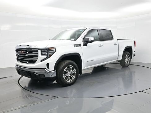 Used 2025 GMC Sierra 1500 SLT image 2