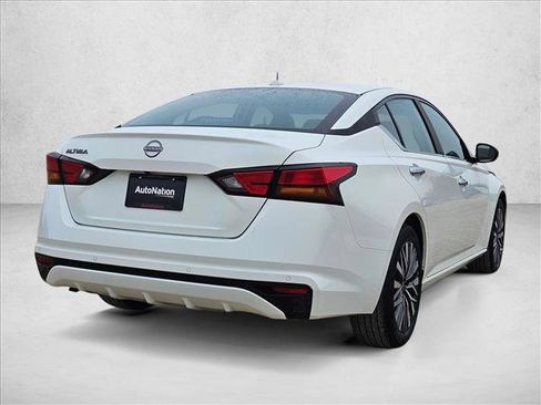 Used 2025 Nissan Altima 2.5 SV image 5