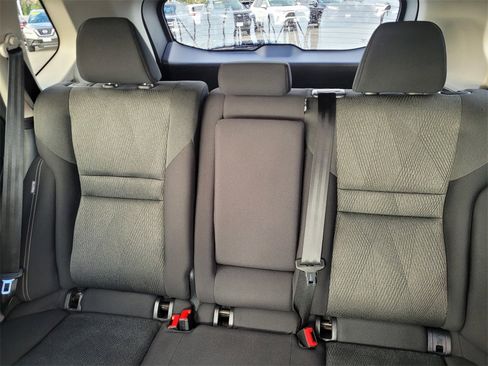 Used 2024 Nissan Rogue SV image 9