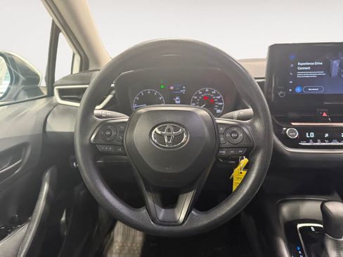 Used 2025 Toyota Corolla LE FWD image 13