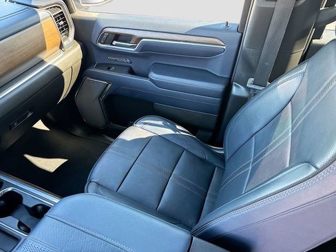 Used 2024 Chevrolet Silverado 1500 High Country image 23