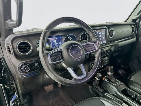 Used 2023 Jeep Wrangler Unlimited Sahara w/ Cold Weather Group AWD/4WD image 10